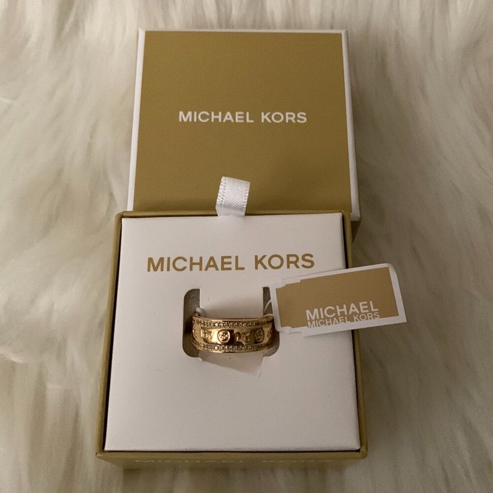 MICHAEL KORS Signature Pave Logo Band Ring in Gold RING SIZE 7
